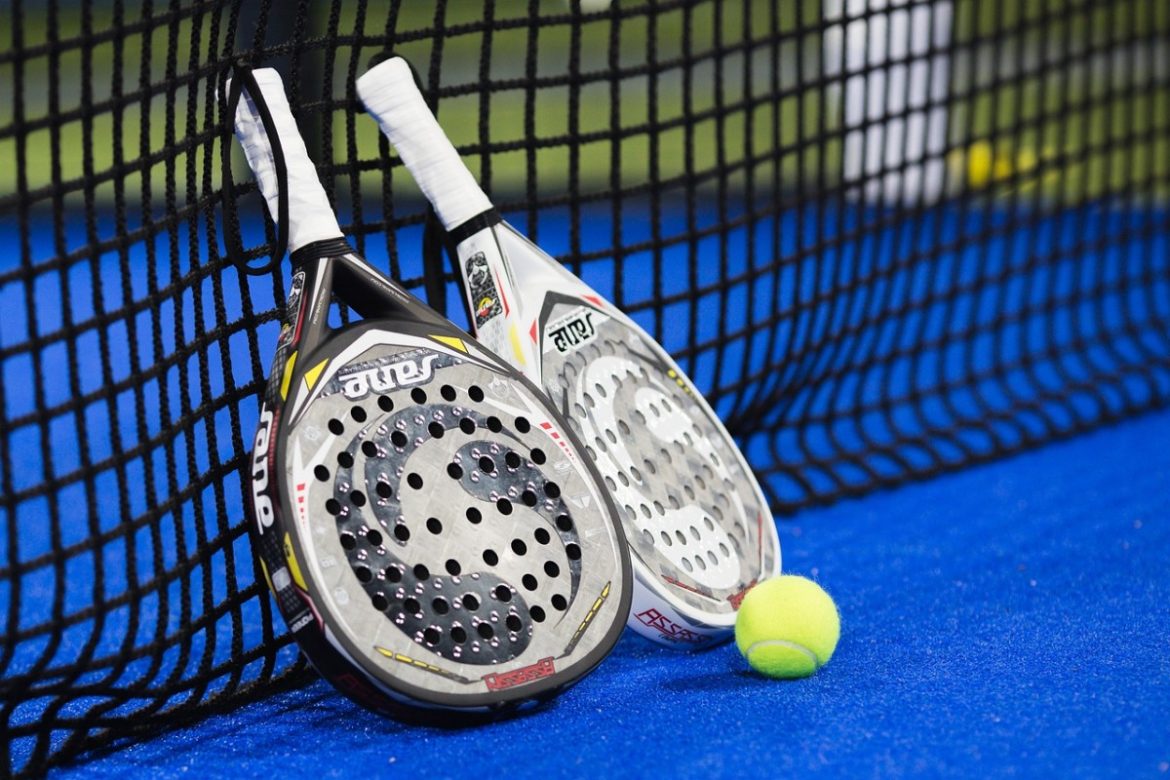 Larense tennisclub wil nog steeds vier padelbanen aanleggen, maar is slepende procedure zat
