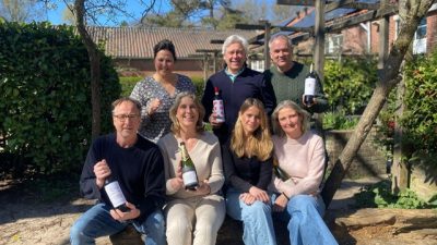 Toneelgezelschap De Papegaai speelt ‘Wijn’