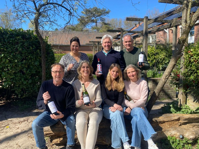 Toneelgezelschap De Papegaai speelt ‘Wijn’