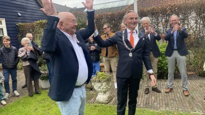 ( fotorepo) Lintje voor Frank…