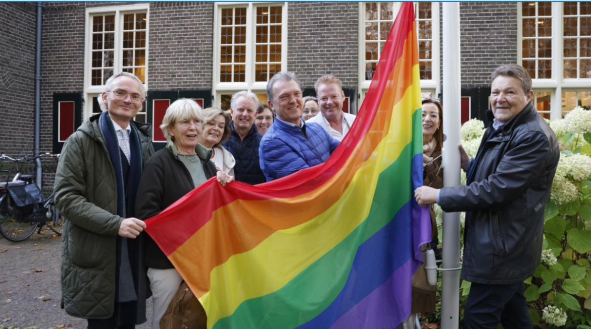 Laren neemt afscheid van geliefde burgemeester: ’Nanning is een warm en bijzonder mens’