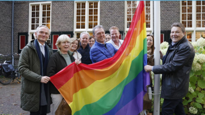 Laren neemt afscheid van geliefde burgemeester: ’Nanning is een warm en bijzonder mens’