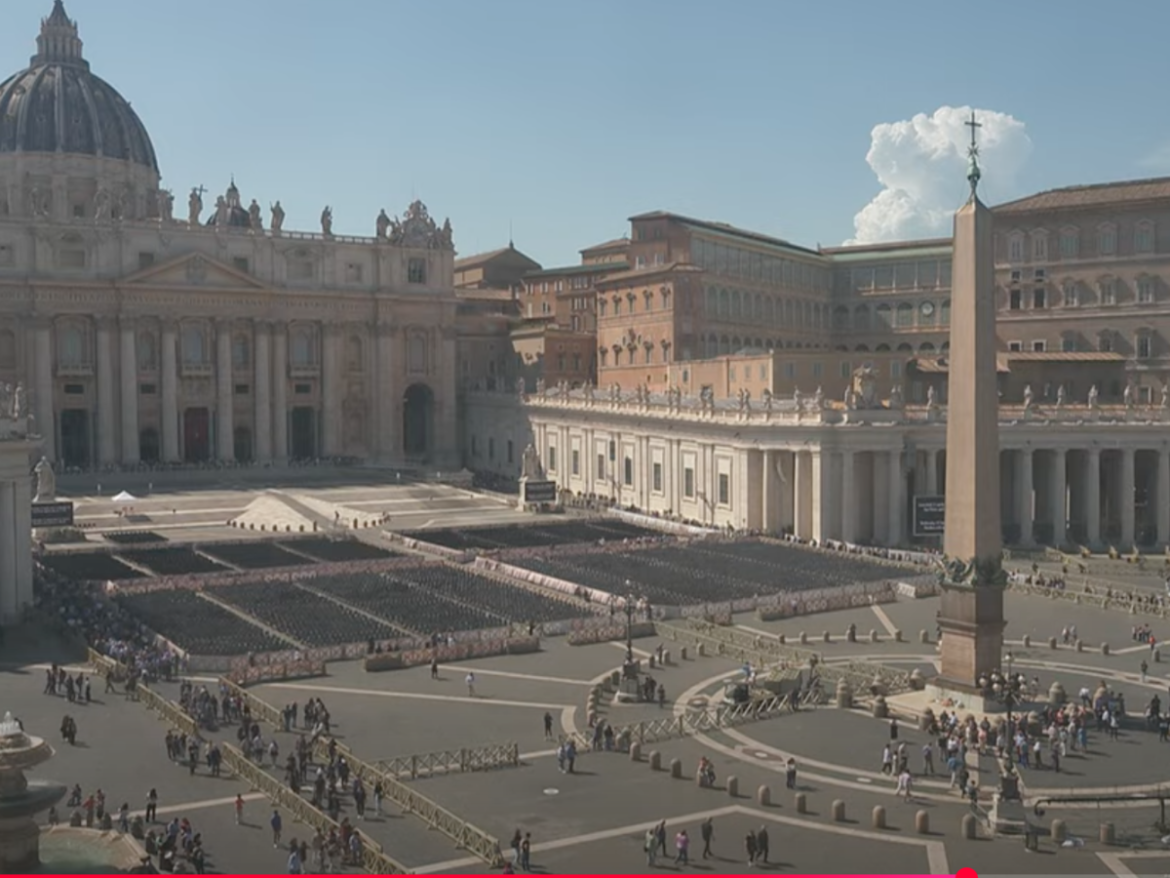 Telegraaf: Prinses Amalia en koningin Máxima in beeld om begrafenis paus bij te wonen