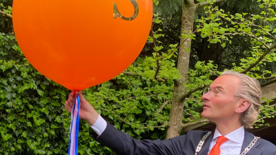 Wie krijgen er vandaag een lintje in Laren?