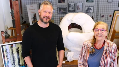 Twee generaties kunstenaars in Brink-Art: ‘De Schwung straalt je tegemoet’