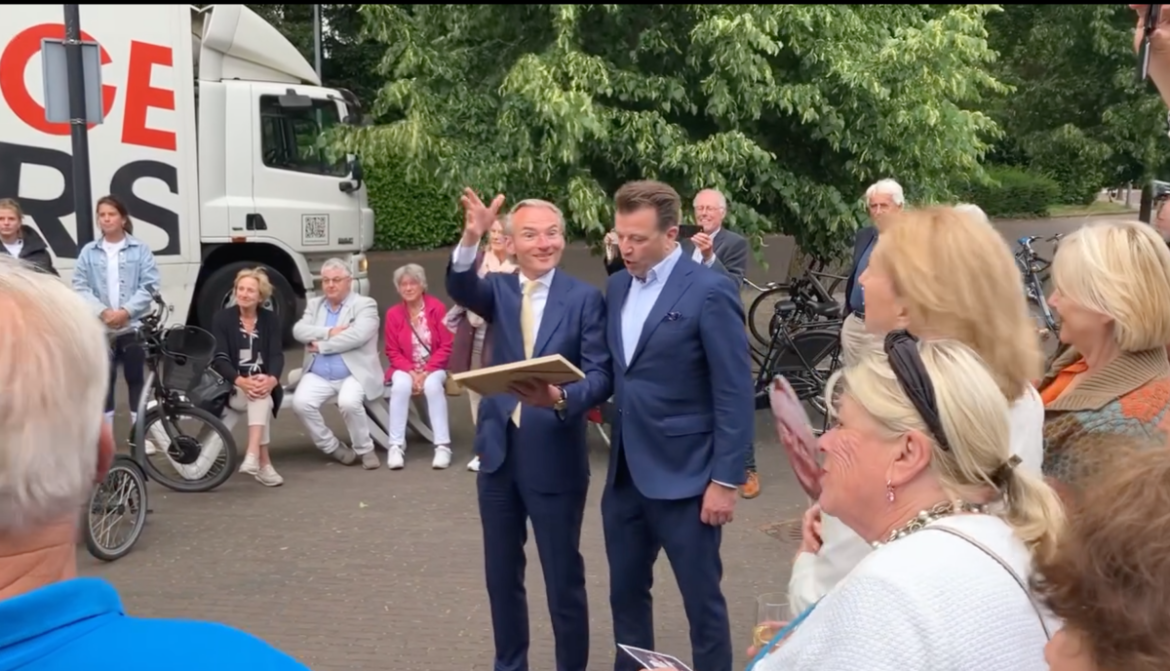 ‘De Speuit’ zingt de burgemeester uit!