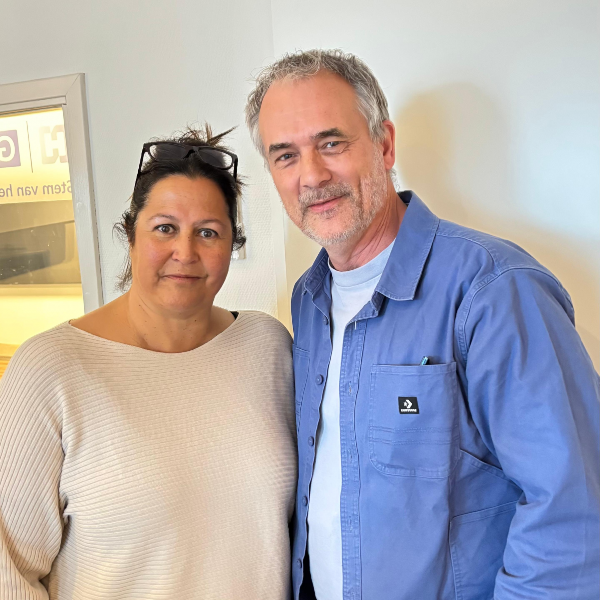 ( audio) Toneelgezelschap De Papegaai speelt ‘Wijn’