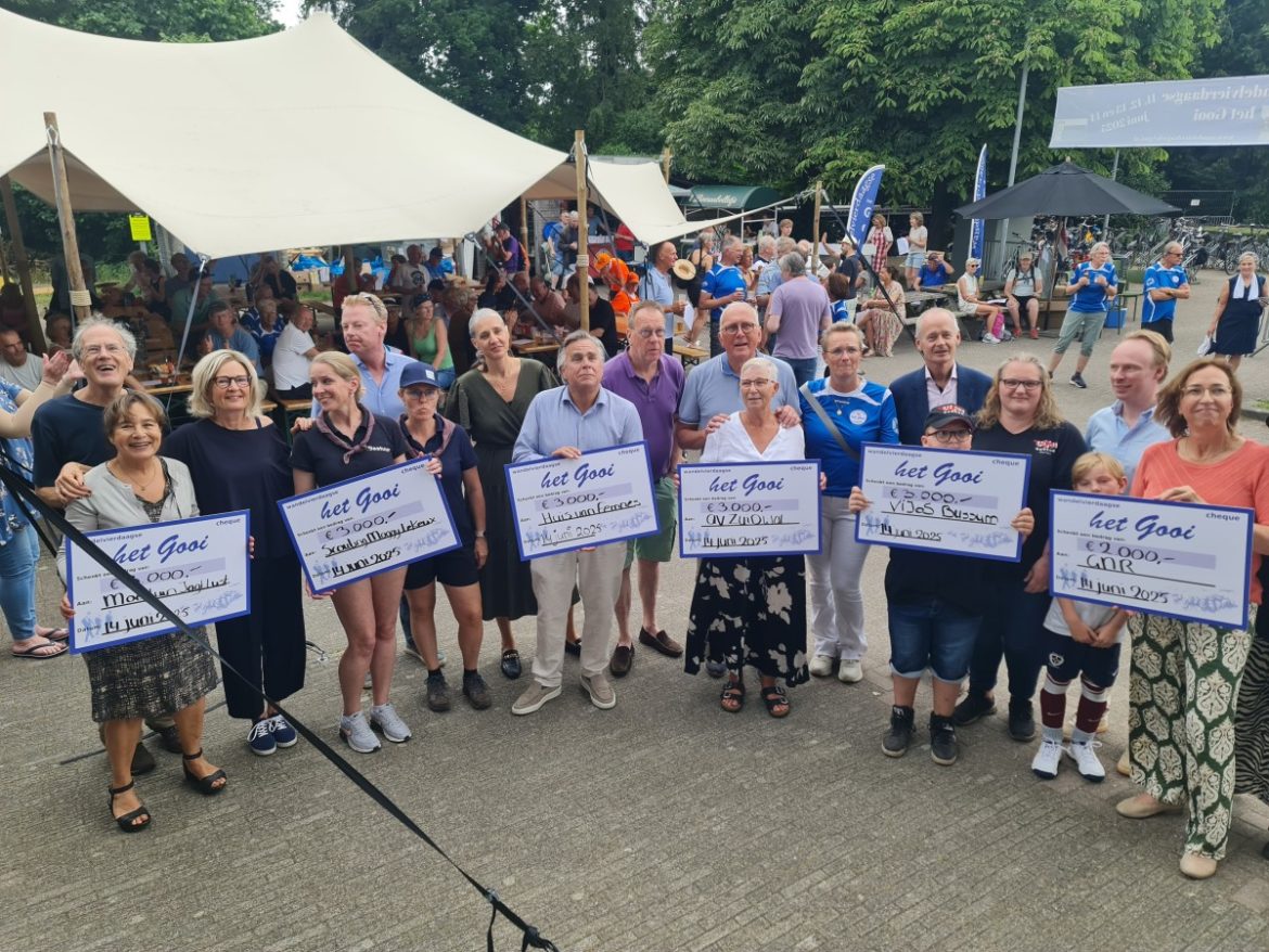 15e editie van de Gooise vierdaagse:puffen, afzien en veel drinken