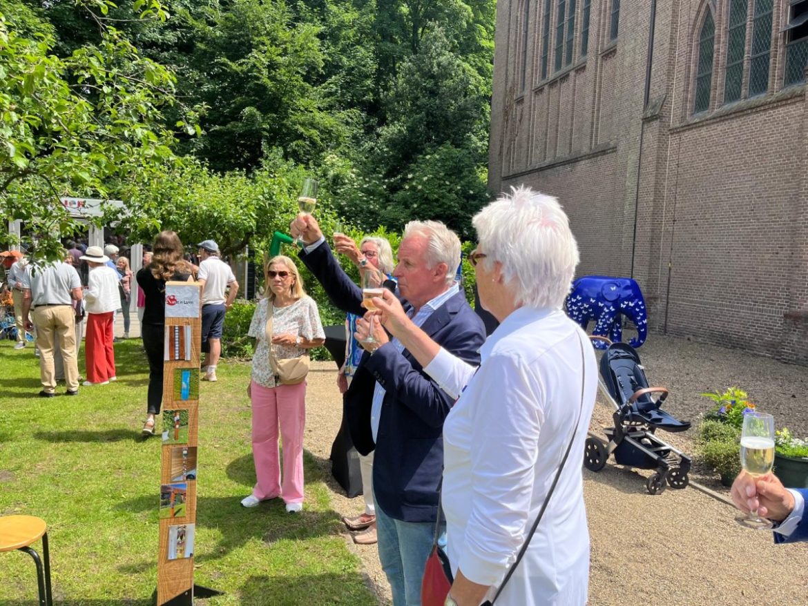 Opening expositie Hout loves Kunst in Laren