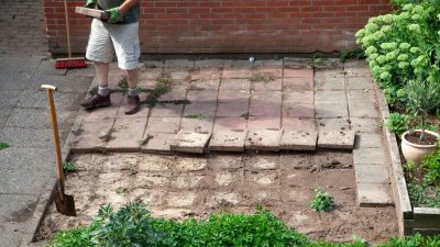 Tegels eruit, groen erin!