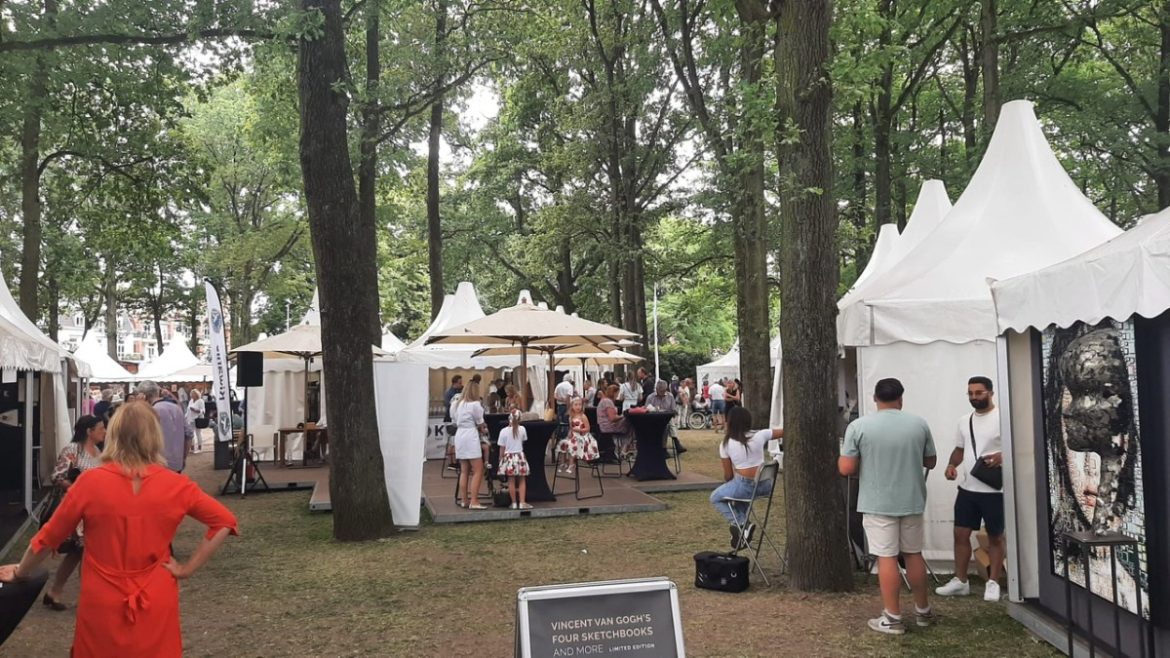 Art Laren 29ste keer: De gezellige kunstbeurs op de Larense Brink