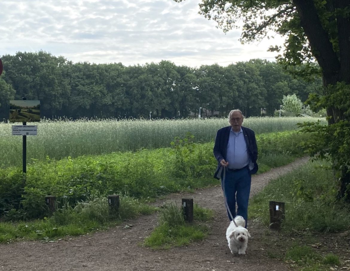 Gesproken column over de Larense akkertjes
