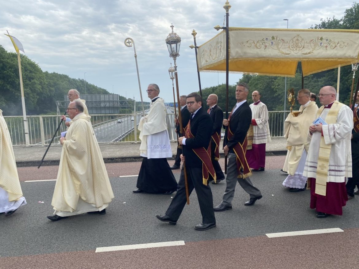 (reportage) Sint Jansprocessie: ruim 70 foto’s