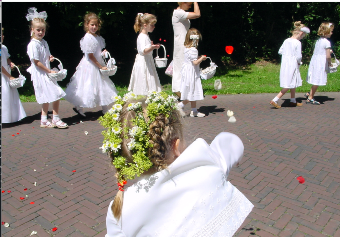 Sint Jansprocessie for Kids! Vandaag laatste gelegenheid voor bruidsjurkjes (12.30 uur)