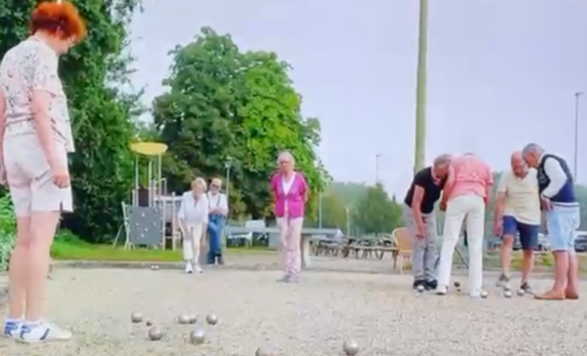 Leefstijl in Gooi en Vechtstreek iets gezonder in twaalf jaar; minder rokers en drinkers, meer beweging bij ouderen