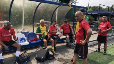 Ol’Blacks winnen tropische vierde ronde mini walking footballcompetitie