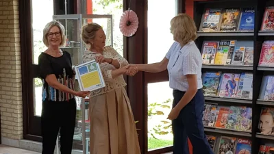 Bibliotheek Gooi+ ontvangt keurmerk voor goed vrijwilligersbeleid