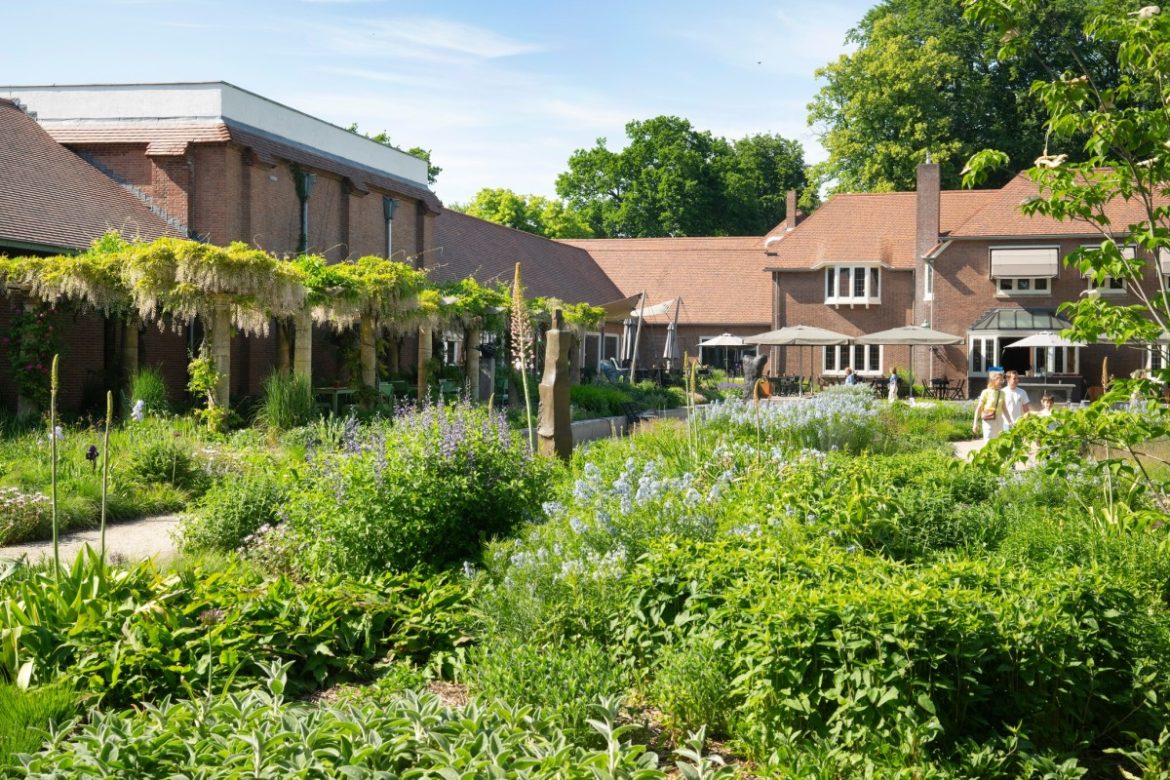 Zomeractie Singer Laren: 1+1 gratis op tuin- en museumrondleidingen