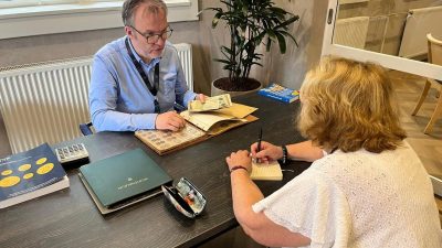 Veel belangstelling voor taxatie antiek, sieraden & aziatica in Brinkhuis