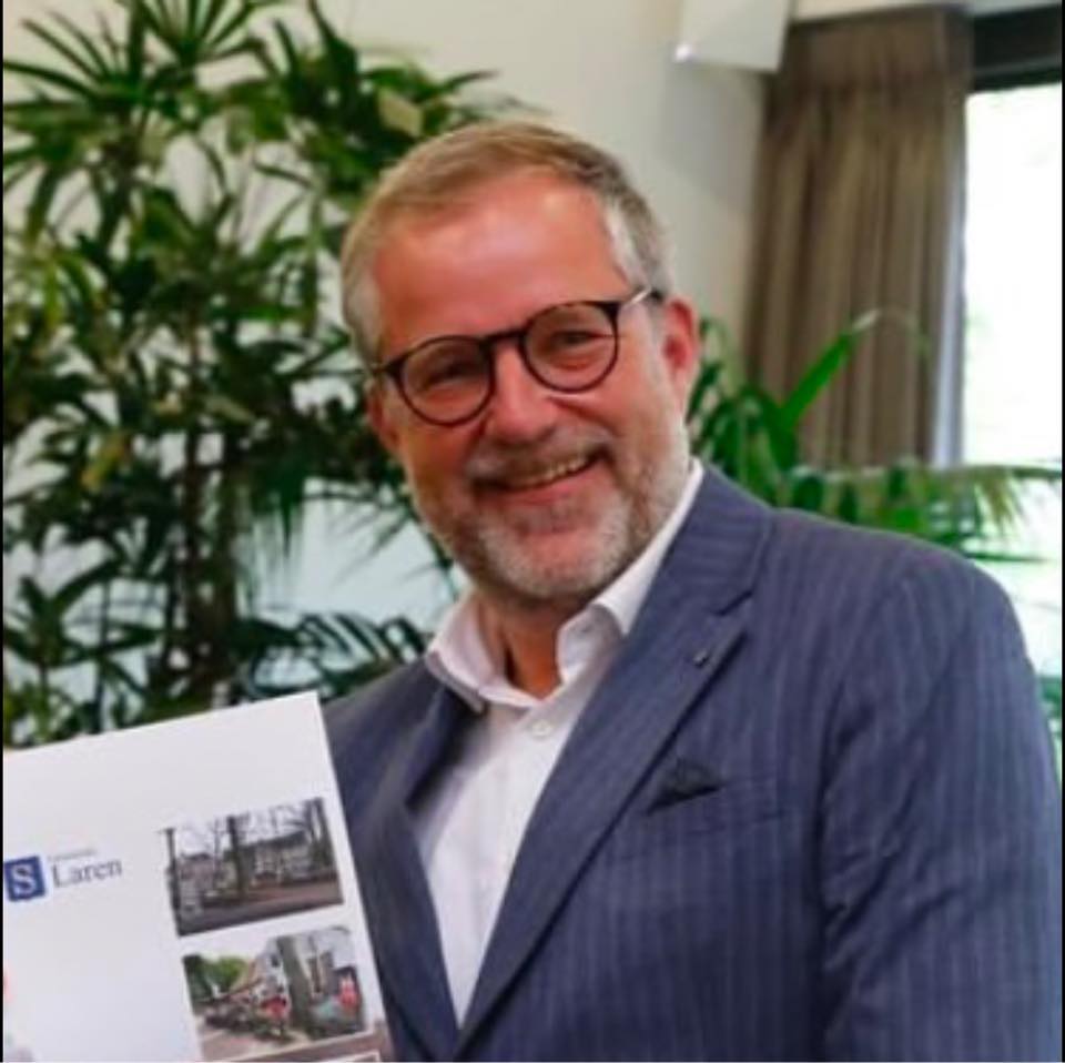 Midden in het dorp…