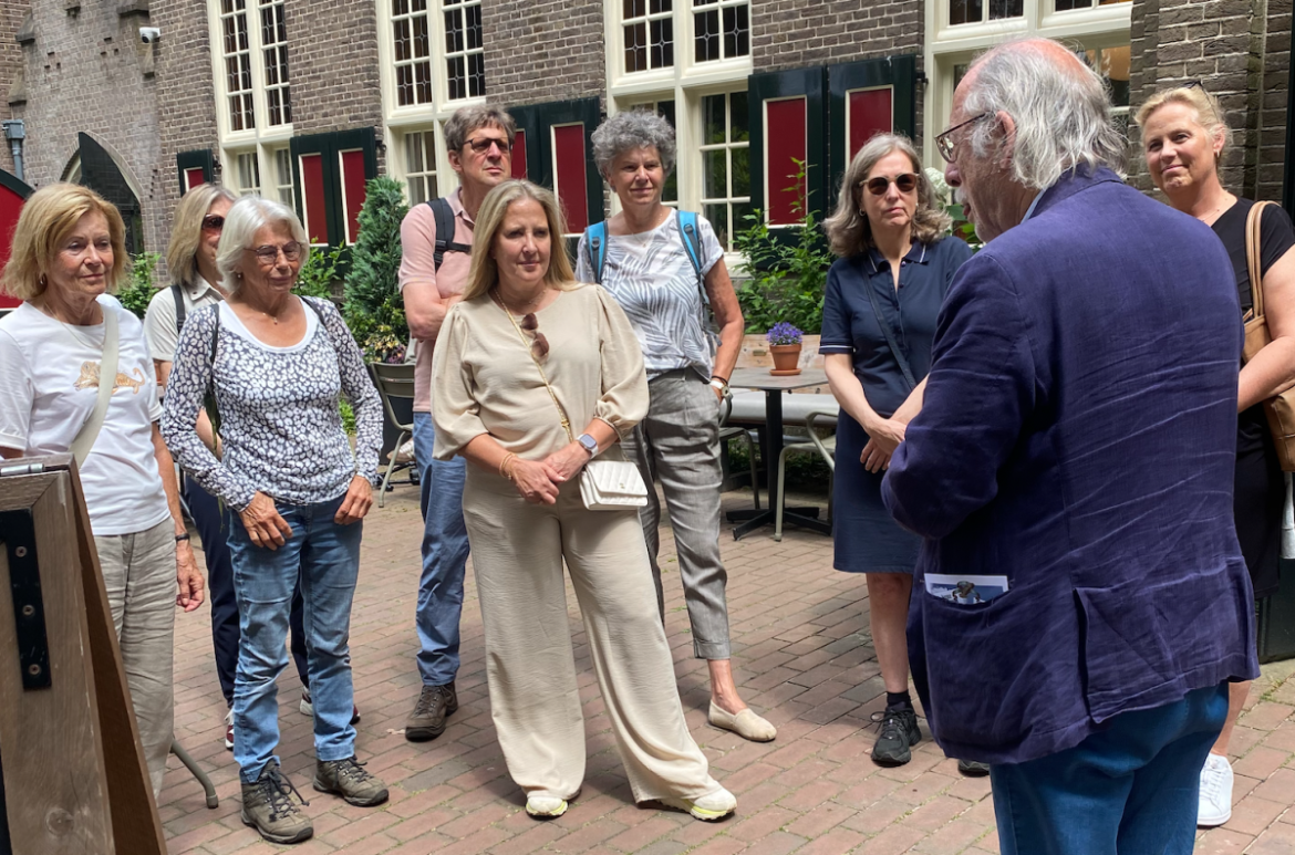 Zomerse dorpswandeling met Leo Janssen