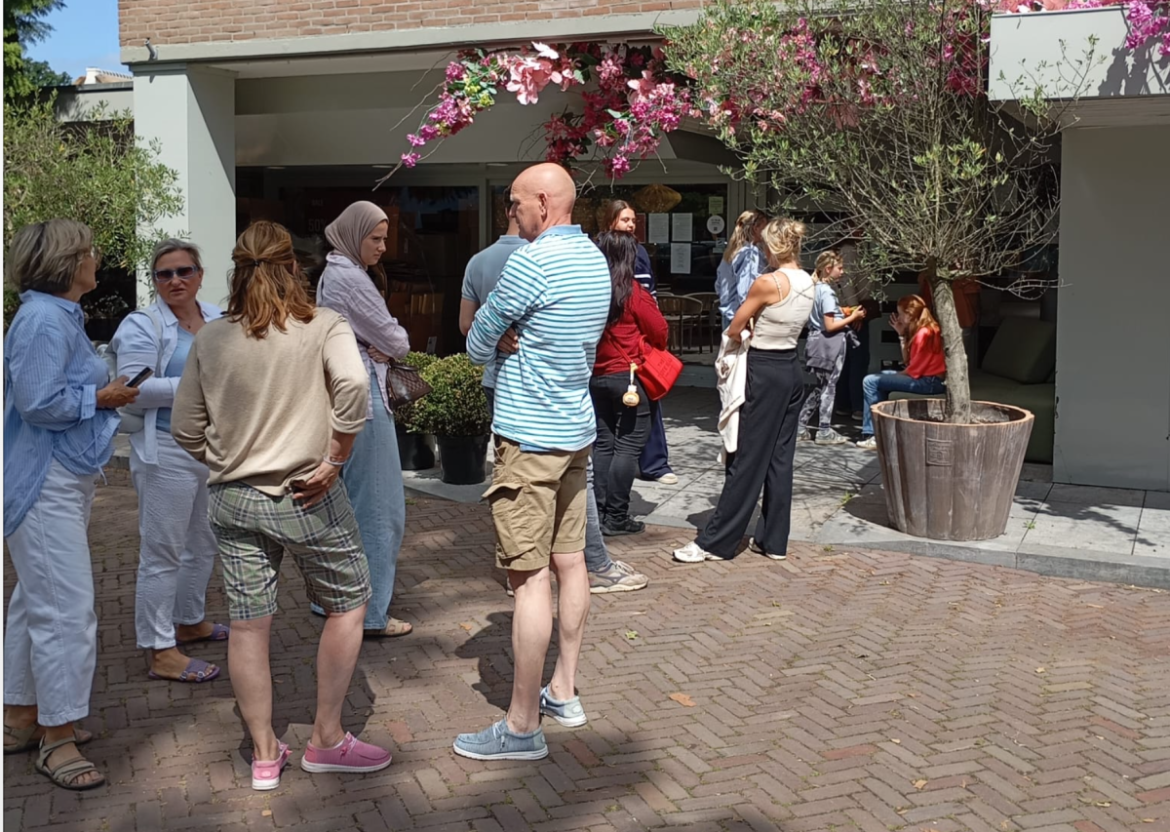 Nog steeds een rij bij Riviera Maison