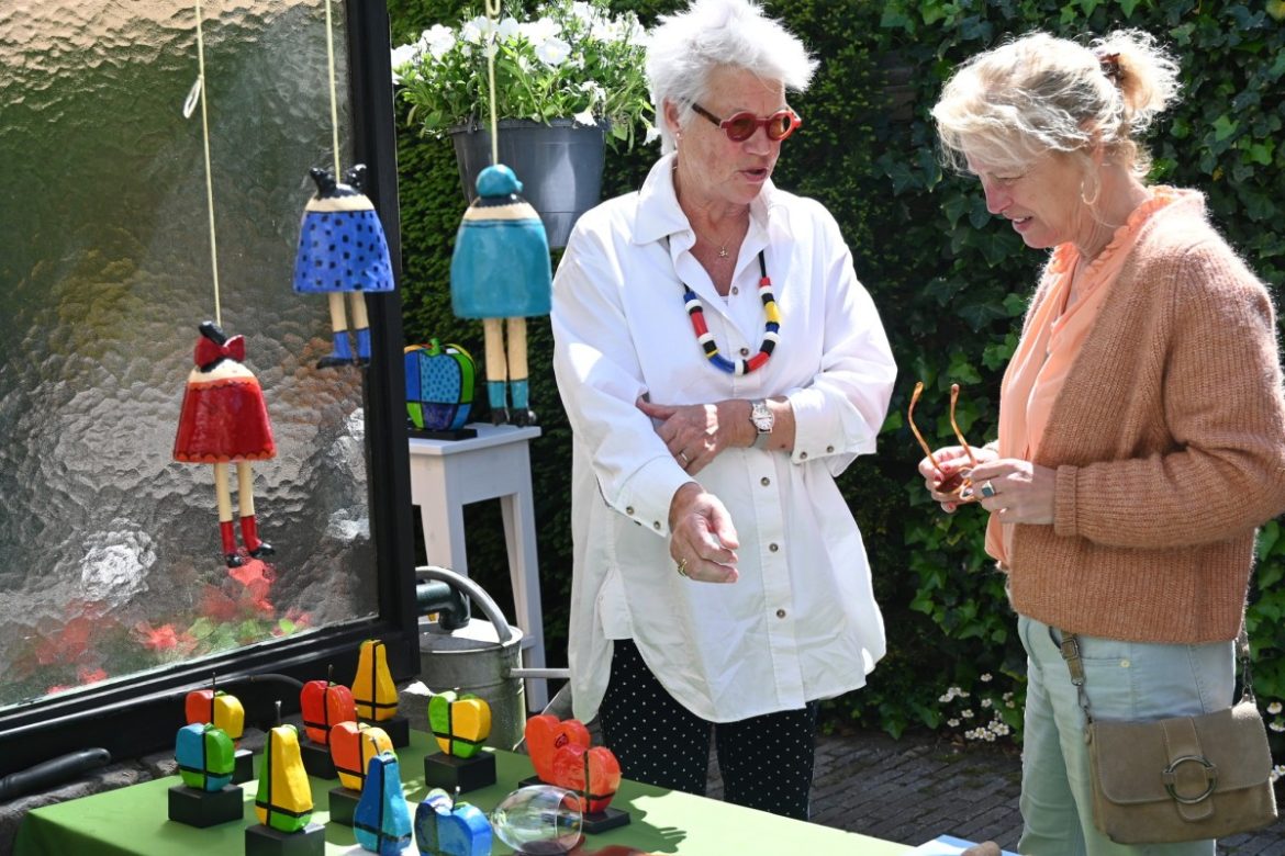 Al de expositie ‘Kleurrijk en Vrolijk’ van Bettie Bruin in Brinkhuis bezocht?
