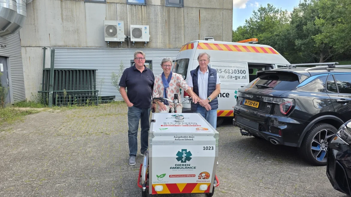 Elektrische bakfiets versterkt Dierenambulance Gooi en Vechtstreek