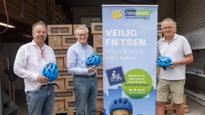 8600 kinderfietshelmen aangekomen bij Stichting FietsVeiligNL