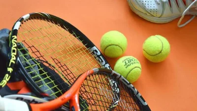 Tennislessen in Laren voor mensen met autisme: ’We passen de lessen aan op de persoon’