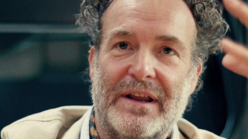 De Groene Afslag is verhuisd en alles is hergebruikt. ’In plaats van spiksplinternieuw ademt het sfeer en lol uit: ’Impact maken is voor mij belangrijker dan rijkdom vergaren.’