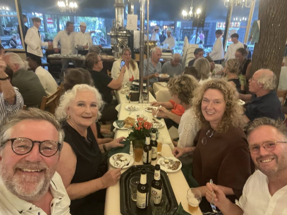 Dank aan alle poffertjesbakkers, kelners, ophalers, buffet en hulpen voor een prachtig seizoen