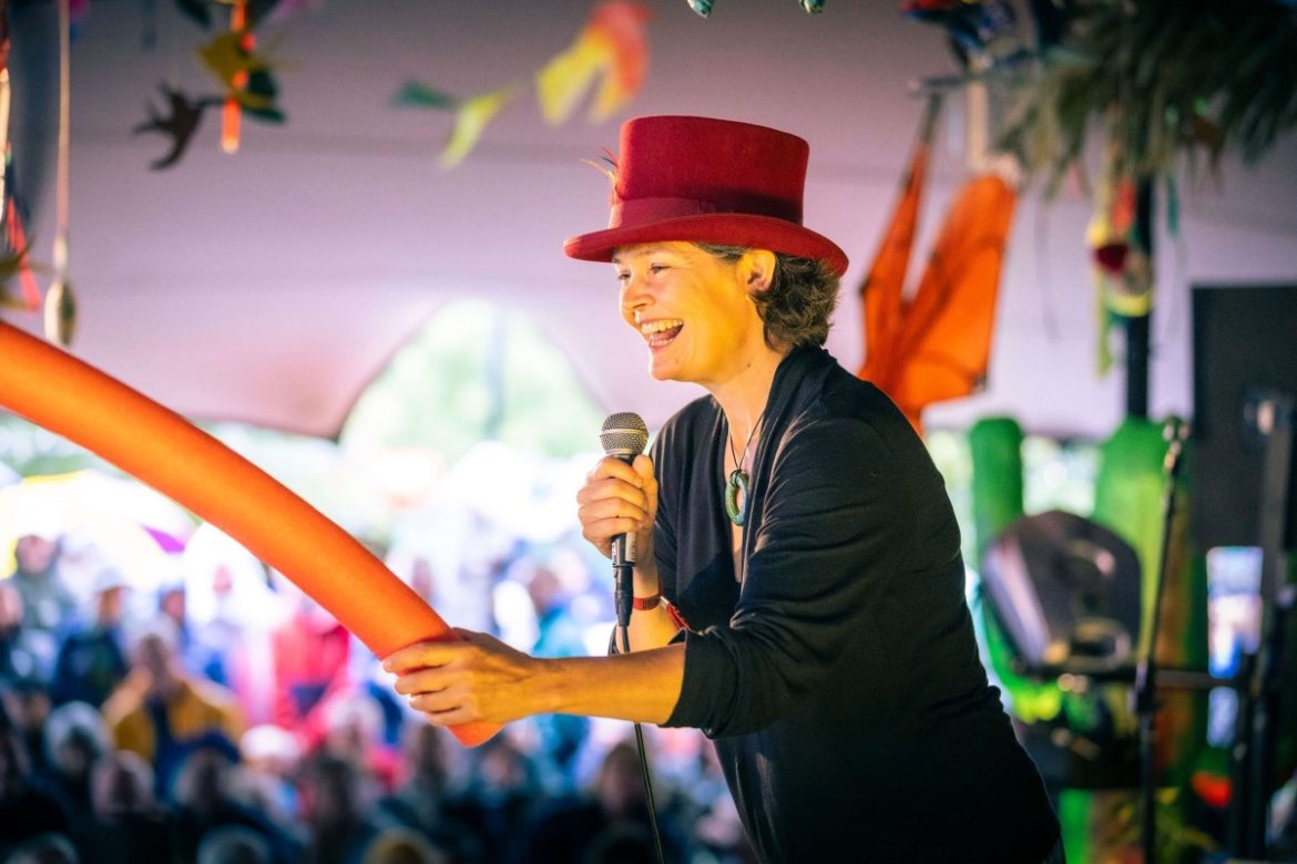 De Groene Afslag: Doughnut Economics Circus door Kate Raworth