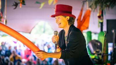 De Groene Afslag: Doughnut Economics Circus door Kate Raworth