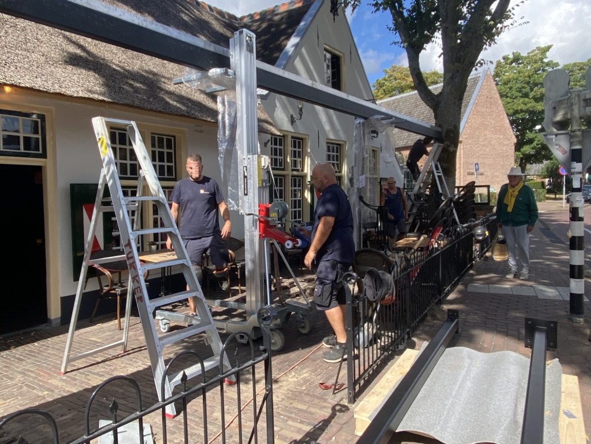 OVERKAPPING VOOR ‘T BONTE PAARD!!! Wie bedenkt dit?