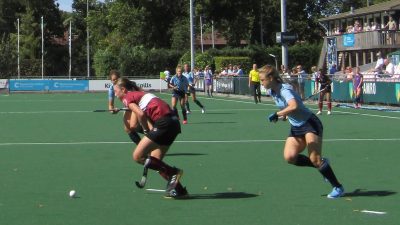 Fleur Snijders maakt er drie voor winnend Laren: ’Ging vroeger met mijn ouders naar McDonalds als ik er drie maakte. Zal je zien, zijn ze er niet’