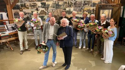 Eerste exemplaar Jumbo plaatjesboek voor burgemeester