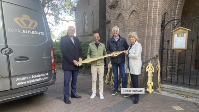 (fotorepo) Nieuwe (verlichte) wijzerplaten voor jubilerende basiliek