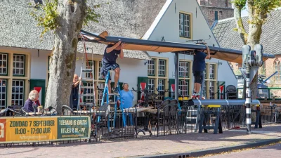 Gemeente grijpt in bij ’t Bonte Paard: parasol moet weg