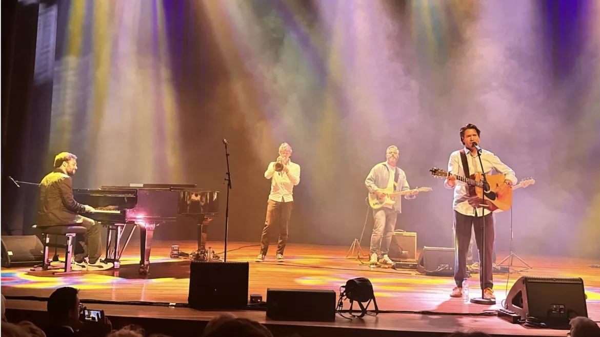 Laren presenteert nieuw theaterseizoen met volle zaal in Singer