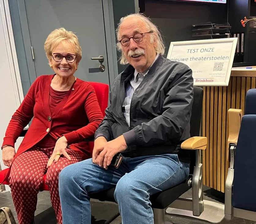 Theaterstoelen actie Brinkhuis loopt goed!