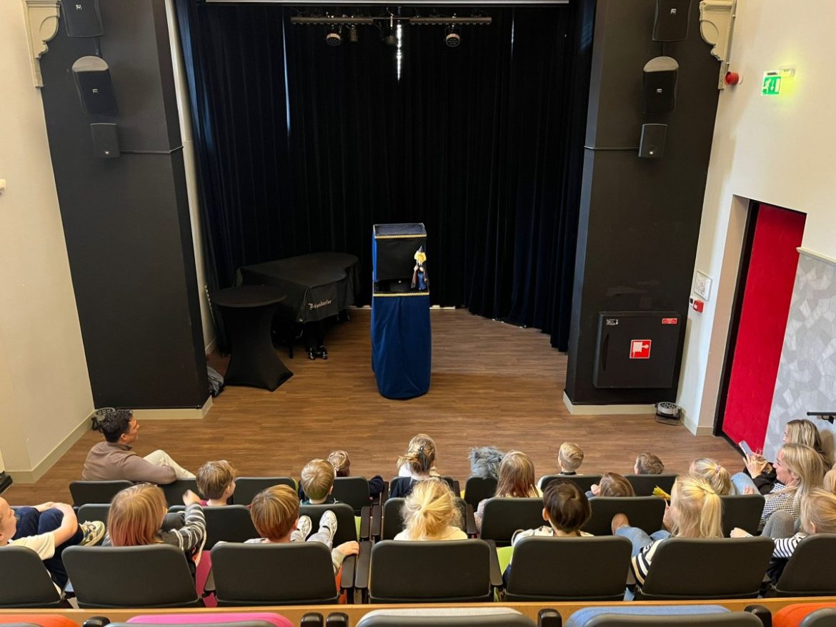 Poppentheater in het Brinkhuis