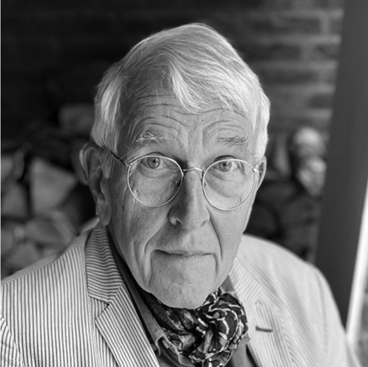 Teun Koetsier belicht bij sociëteit Jan Hamdorff  175 jaar Larense democratie