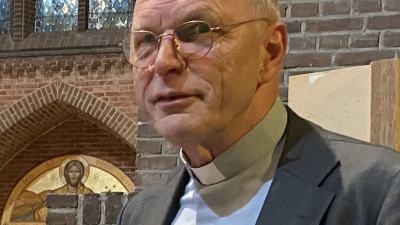 Larense pastoor Nico van der Peet te gast in podcast Ouwe Jongens