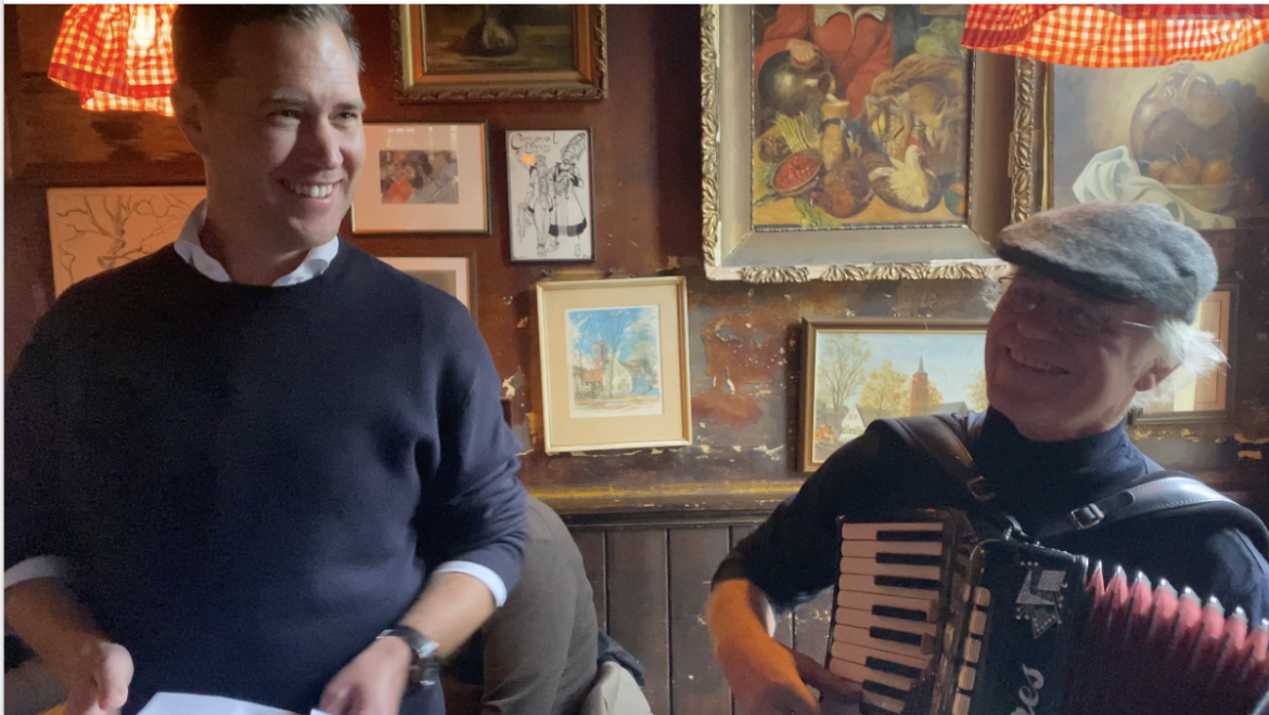 (video) Aubade voor VVD-minister Heinen in t’Bonte Paard