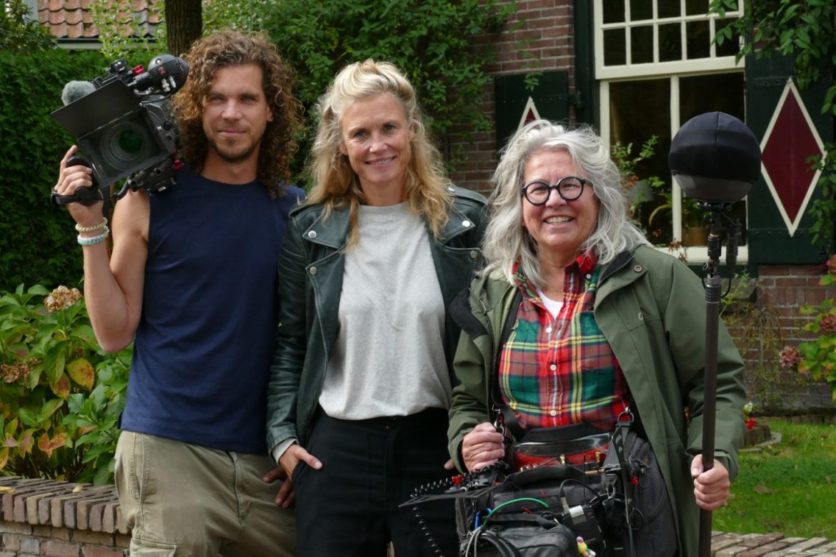 Bol-an: 379   Op zoek naar een kakker…