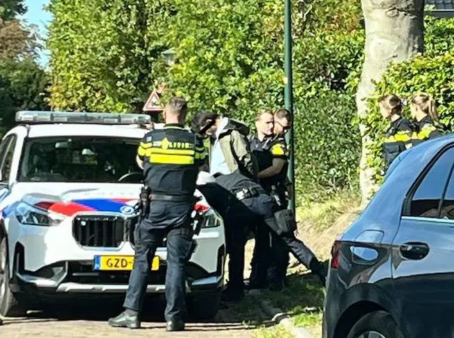 Geweldpleger na diefstal met bedreiging weer aangehouden