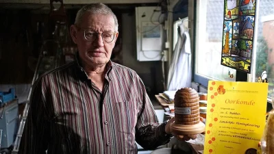Aspergeboer en bekroond imker Kees Bakker (91) overleden