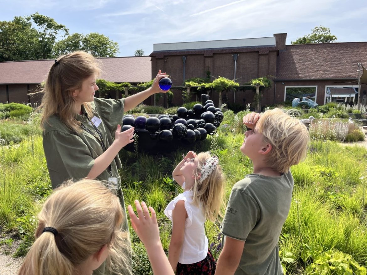 Laren in beeld komt met Kinderkalender