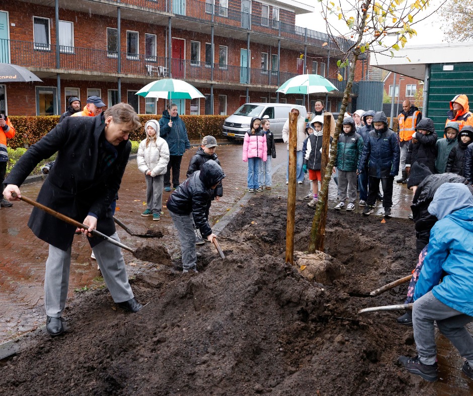 Nationale Boomfeestdag in Laren